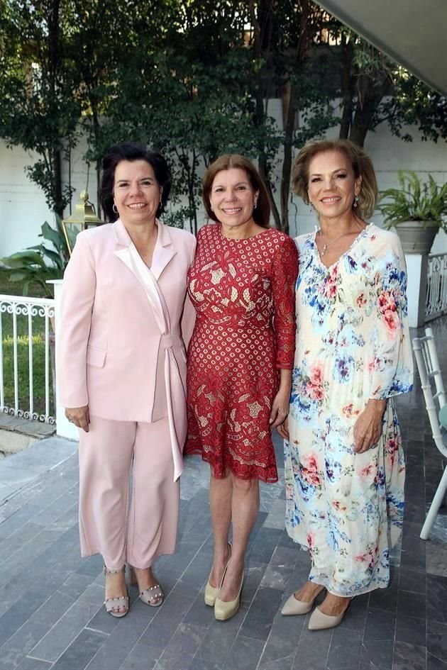 Claudia Benavides, Alejandra Benavides y Vicky Benavides