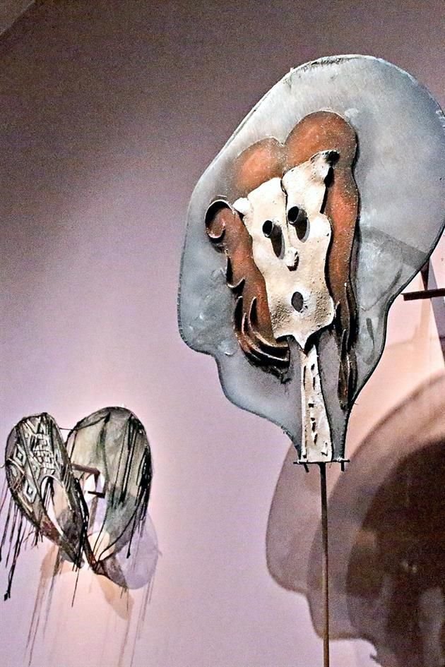 La expo 'Cuentos mágicos', en Marco, incluye las máscaras que la artista creó para la obra de teatro 'Opus Siniestros'.
