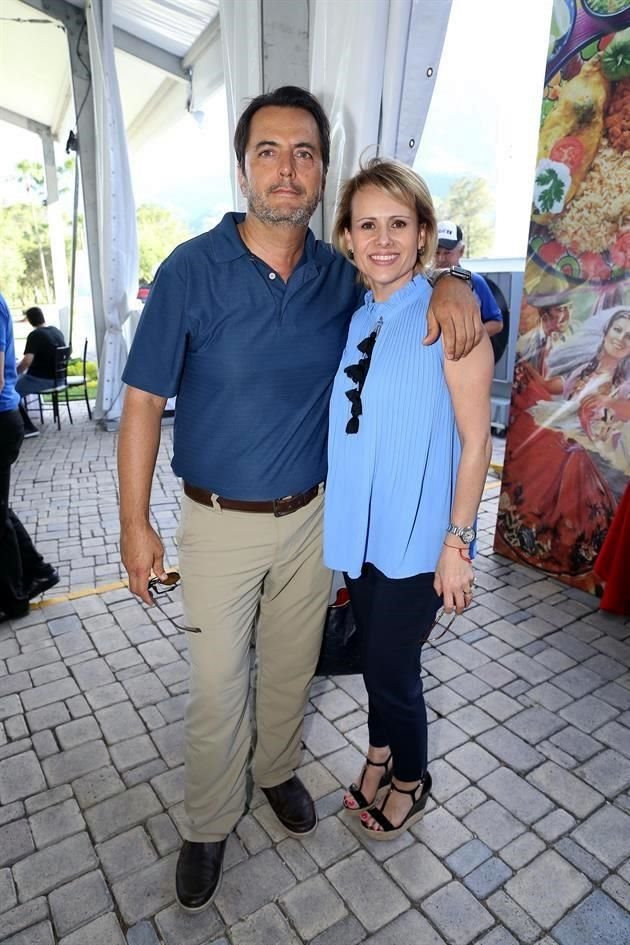Eduardo Williams y Eva Hernández de Williams