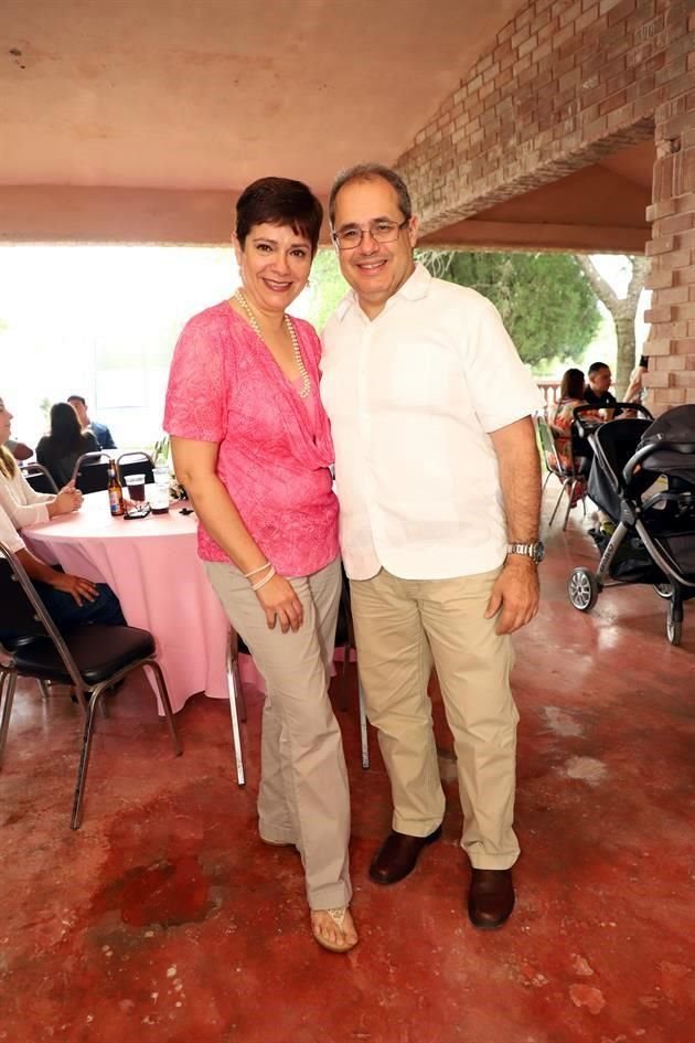 Ana Luisa Padilla de Náñez y César Náñez