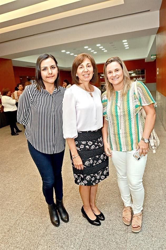 Adriana Silva, Gloria Fernández y Baby Martínez de García