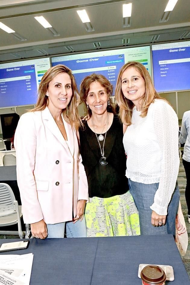 Maca Ramírez de Páez, Carmen Fernández de González y Diana Fernández de Villarreal