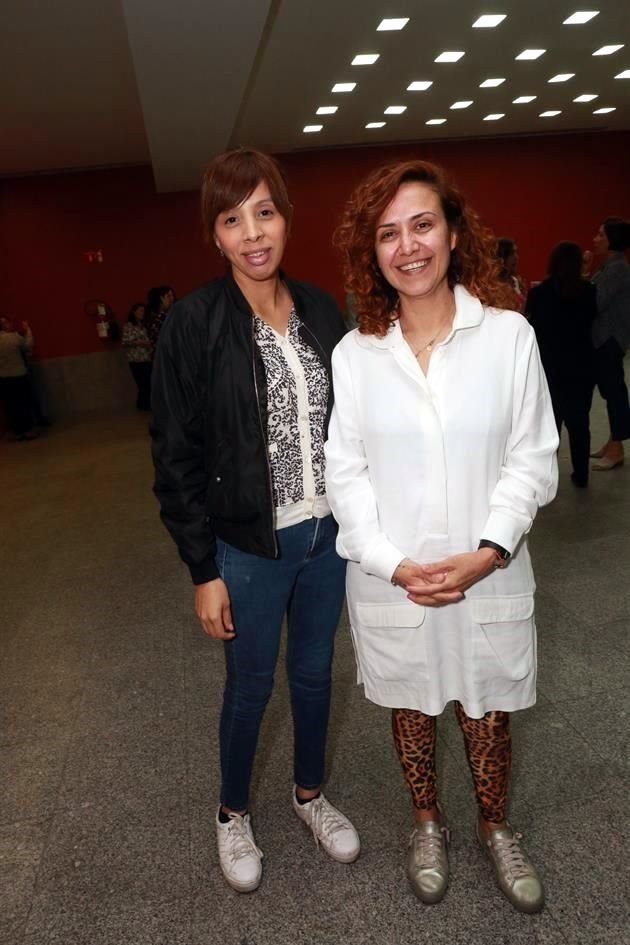 Yoana Elizabeth López y Elisa Cantú