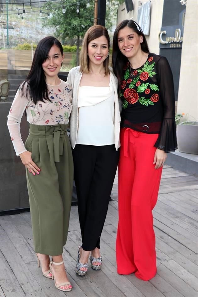 Tania Martínez, Deysi Garza y Consuelo Arrayales