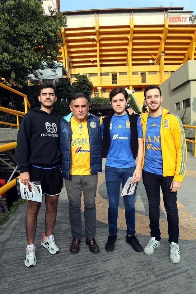 Marcelo Serna, Víctor Serna, Eugenio Serna y Victor Serna Jr.