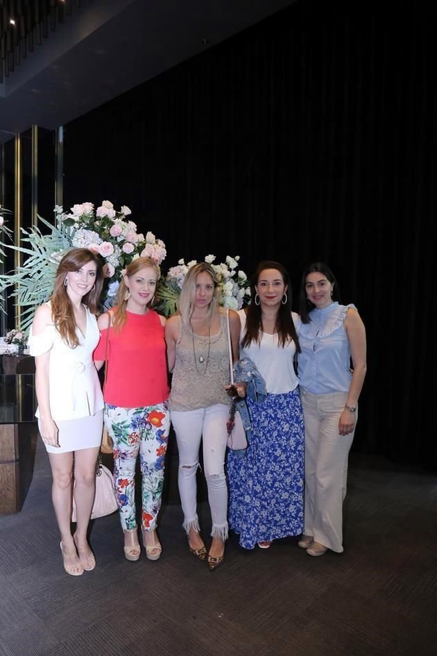 Fernanda de Welsh, Mayela Saucedo, Melissa de Velarde, Georgina Martínez de Guízar y Anita Garza
