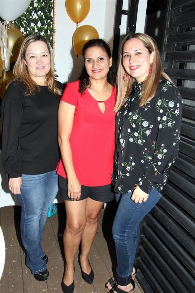 Michelle Candanosa, Claudia Rodríguez y Kay Candanosa