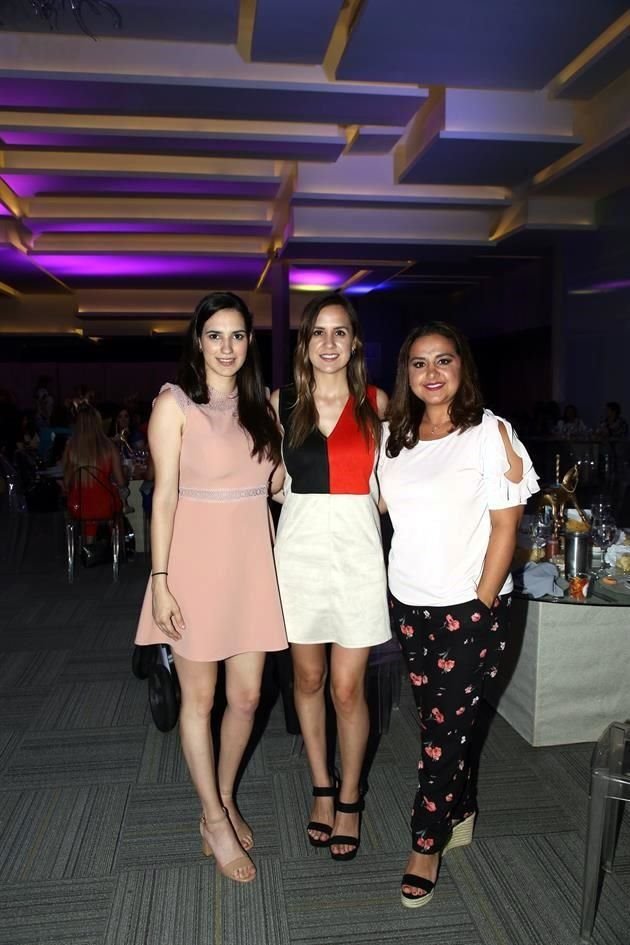 Jessica Hinojosa, Romi Hinojosa y Yoanna Carbajal