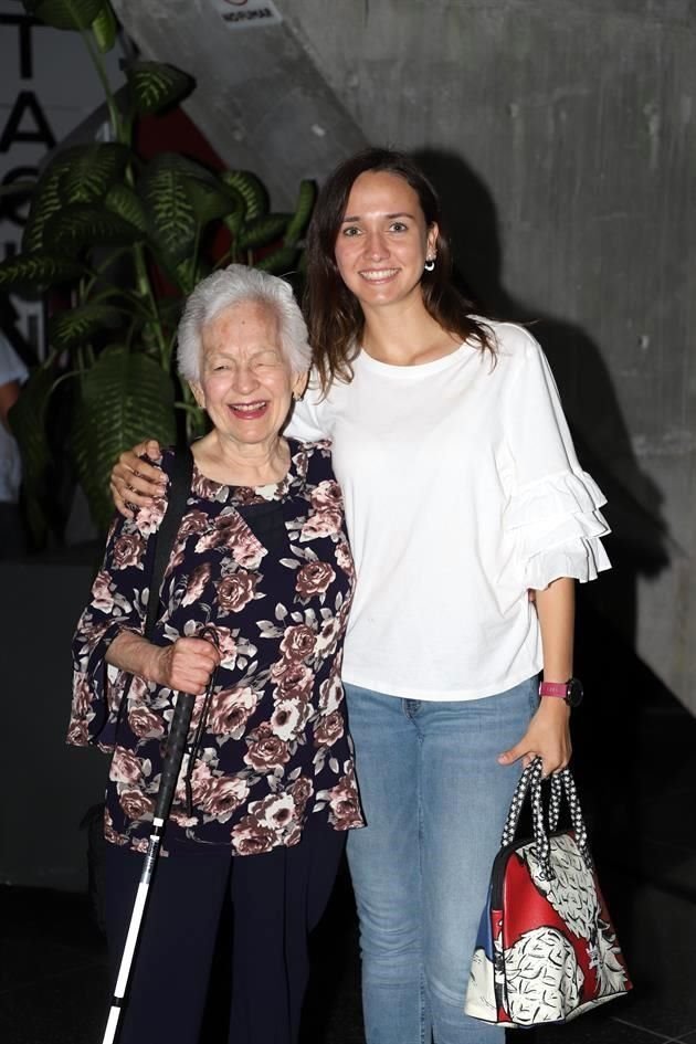 Sarita González y Delia Villarreal