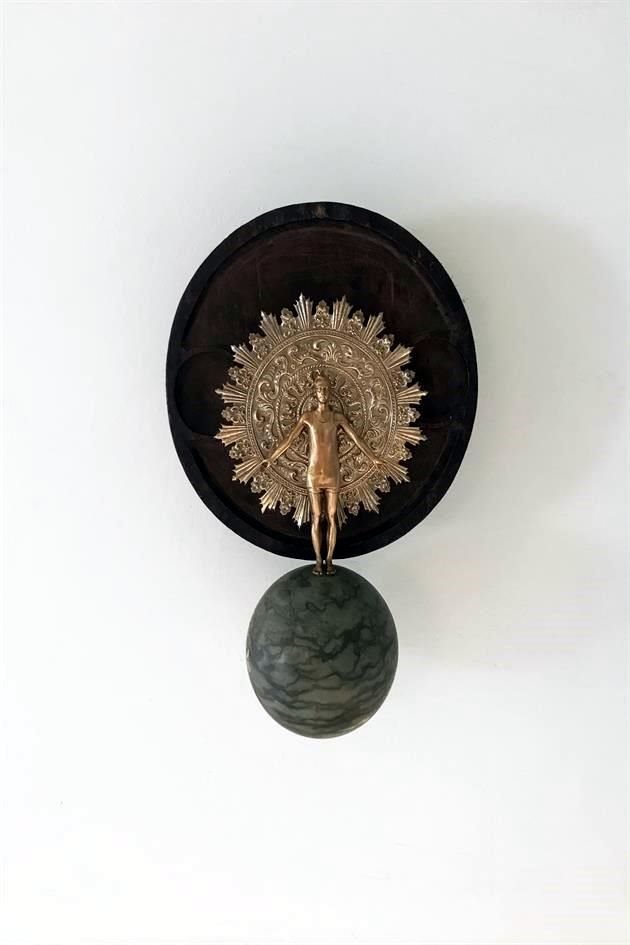 Alexis Zambrano
<br>'Expansion'
<br>Bronze, sterling silver, green agate and wood ceremonial bowl
<br>39 x 25.5 x 14 cm
<br>(15.5 x 10 x 5.5 in)<br>
2018