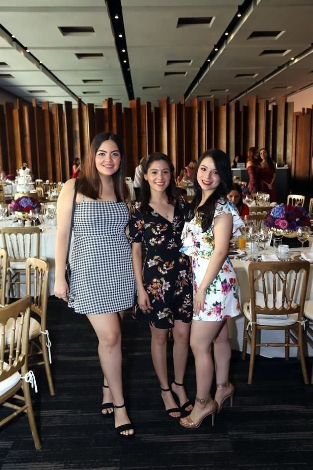 Jenny Carbajal, Karen Ayala y Andrea Villarruel