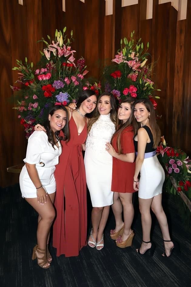 Caro Noriega, Kassandra Elizondo, Annie González Gómez, Carol Cavazos y Nelly Cano