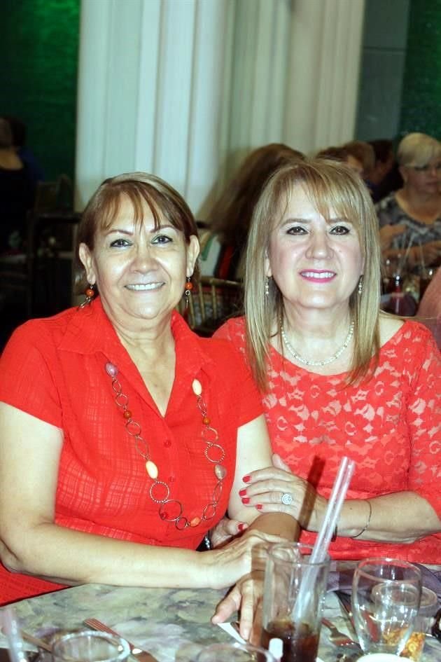 Angélica de León de Garza y Raquel Cavazos