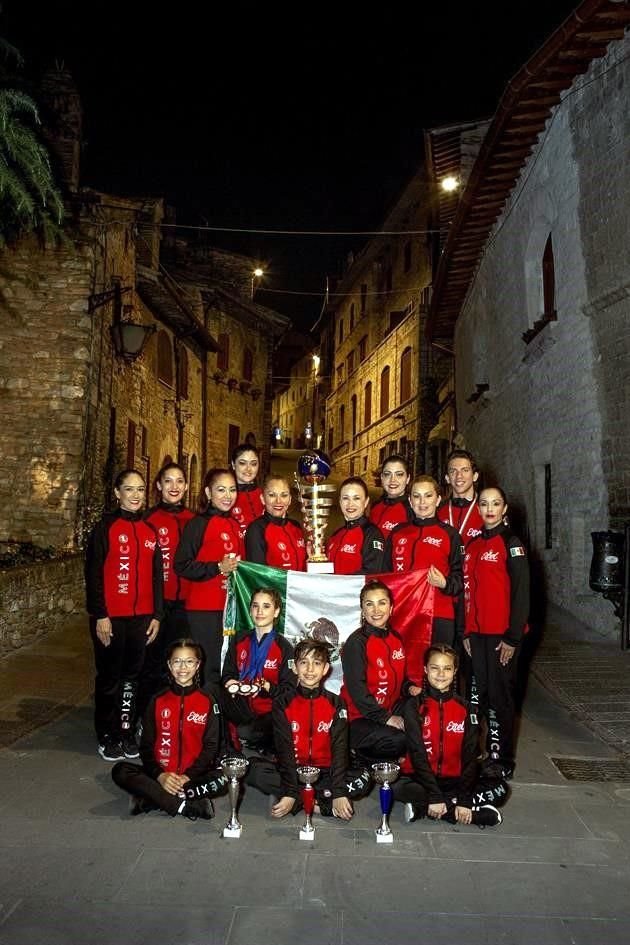 Después de seis meses de preparación el equipo de Excel Dance Team se coronó como campeón absoluto en el el campeonato en el International Gym Trophy 2019 en Perugia, Italia.