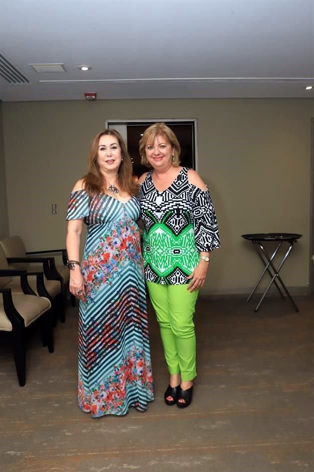 Nancy Montemayor y Blanca Hinojosa de Llavona