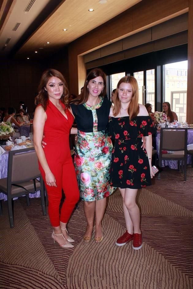 Jessica Ruíz, Lizette Maraboto de Salazar y Anett Flores