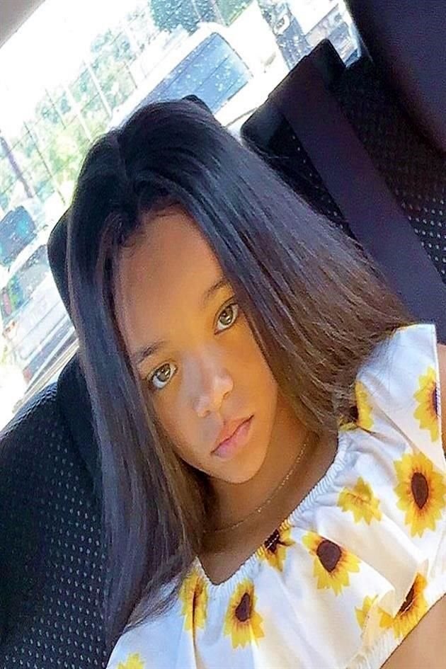 Rihanna se percató de su 'gemela', la pequeña Ala'a tras ser etiquetada frecuentemente por cibernautas.