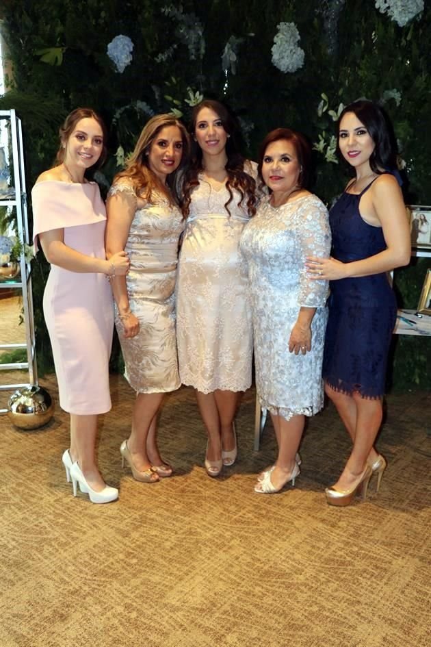 Victoria Romeo, Patricia Gloria de Romero, Patricia Alejandra Romeo de Garza, Bertha Lozano de Garza y Tita Garza