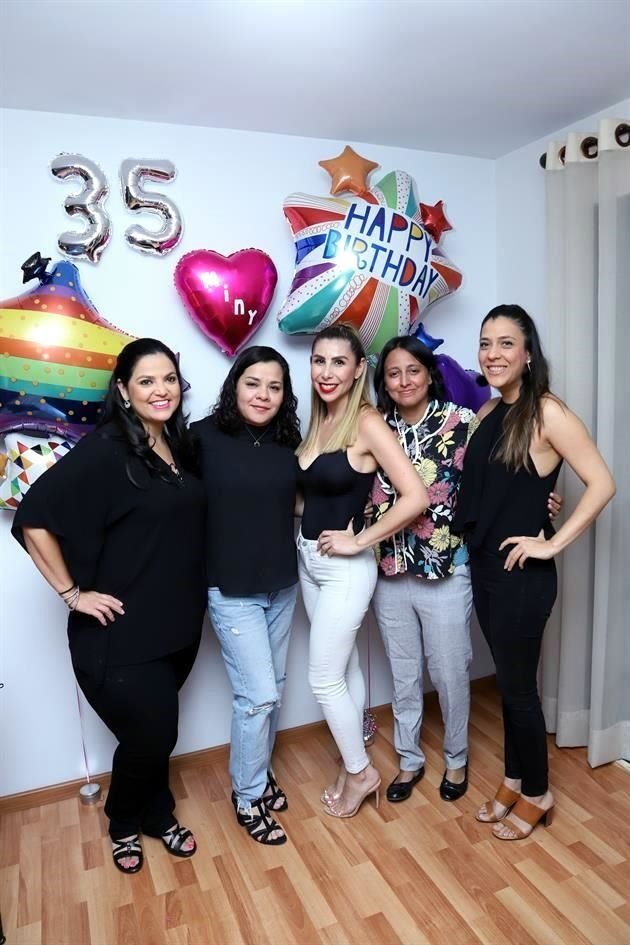 Karen Ortegón, Valeria Luna, Claudia Lozano, Paulina Contreras e Iltha Rodríguez