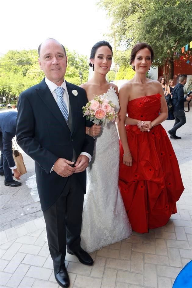 Ignacio Martínez González, Mariana Martínez Jaime y Mónica Jaime de Martínez
