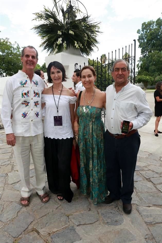 Rodolfo L. Corcuera, Ana Meyer de Corcuera, Carmen Fernández del Valle de Valdés y Javier Valdés