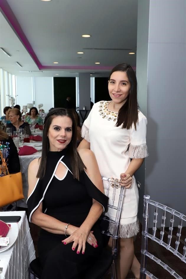 Sonia Flores y Karla Sauceda