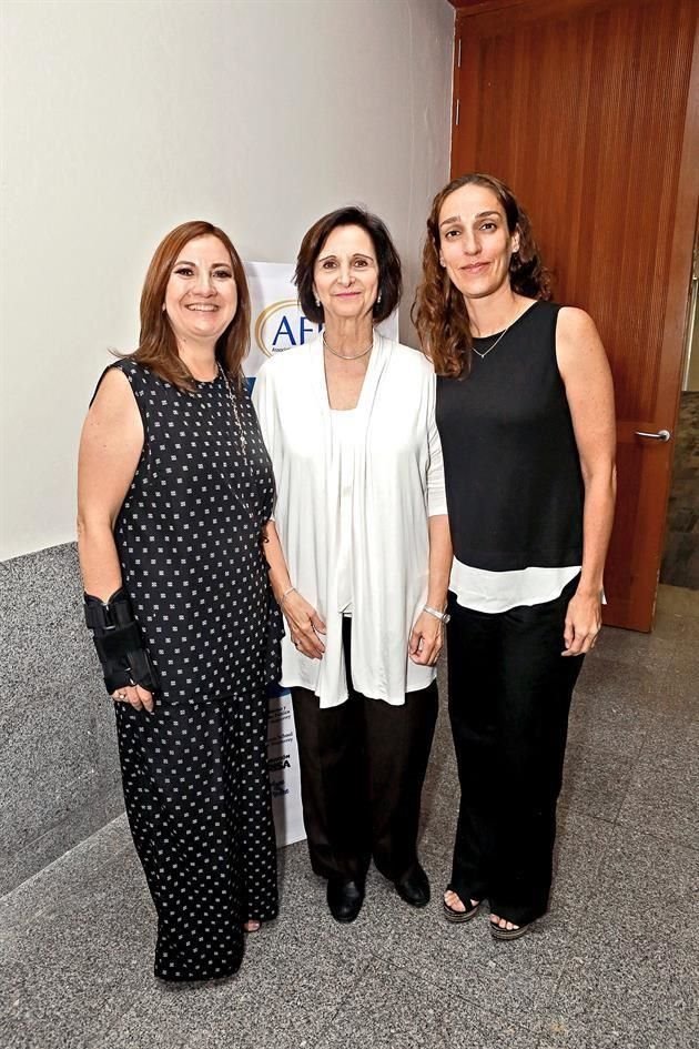 Silvia Piñones, Blanca Maiz de Lara y Anna Peters