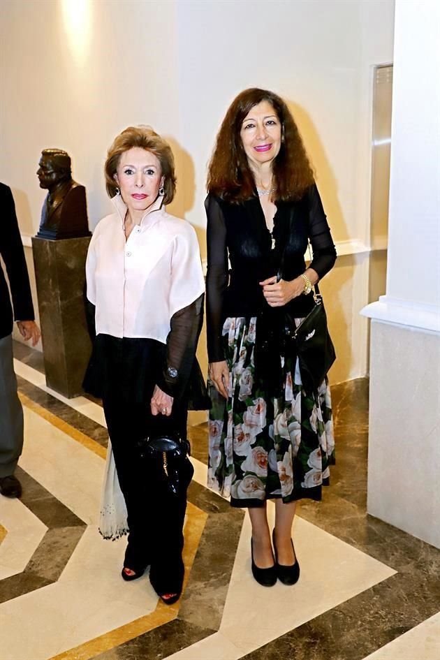 Yolanda Santos de Hoyos y Balbina Fernández