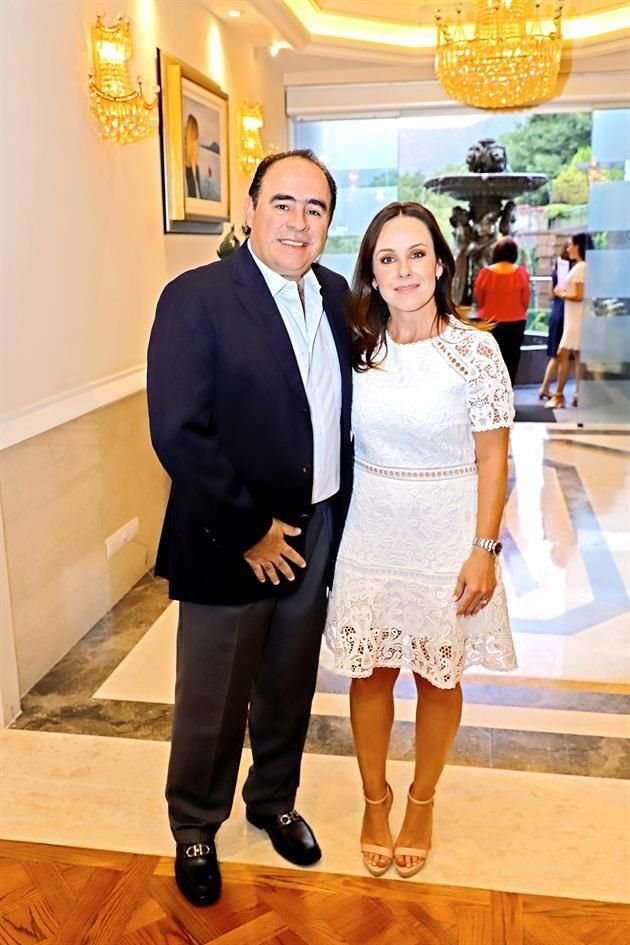 Alejandro Pérez Muguerza y Luisina Garza de Pérez