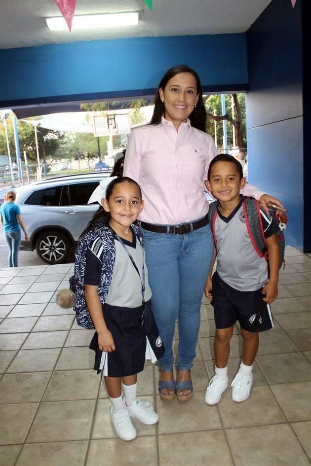 Priscila González, Karla Castañeda y Pato González