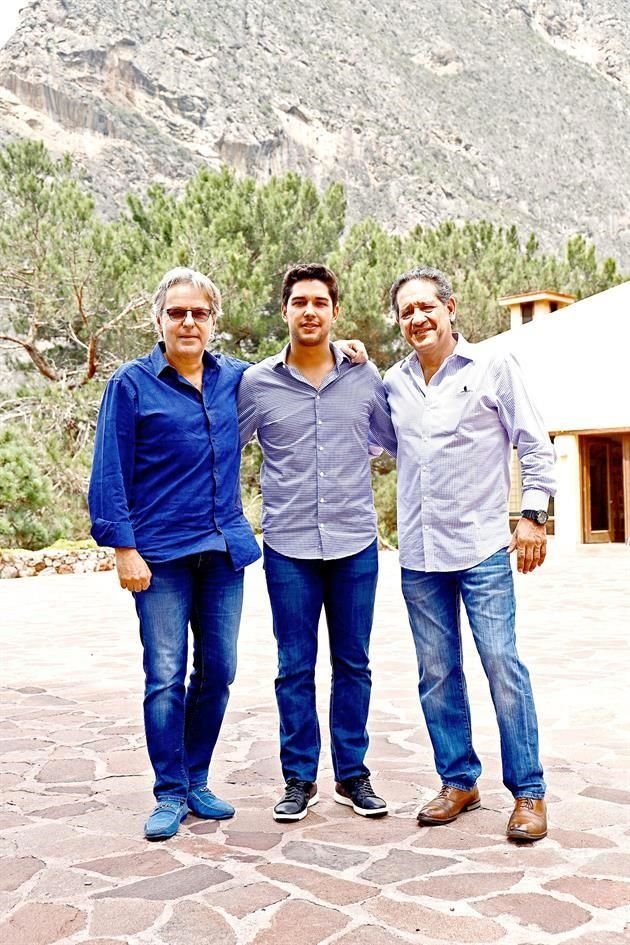Mauricio Escámez, Jesús Montaño y Jesús Montaño Pedraza