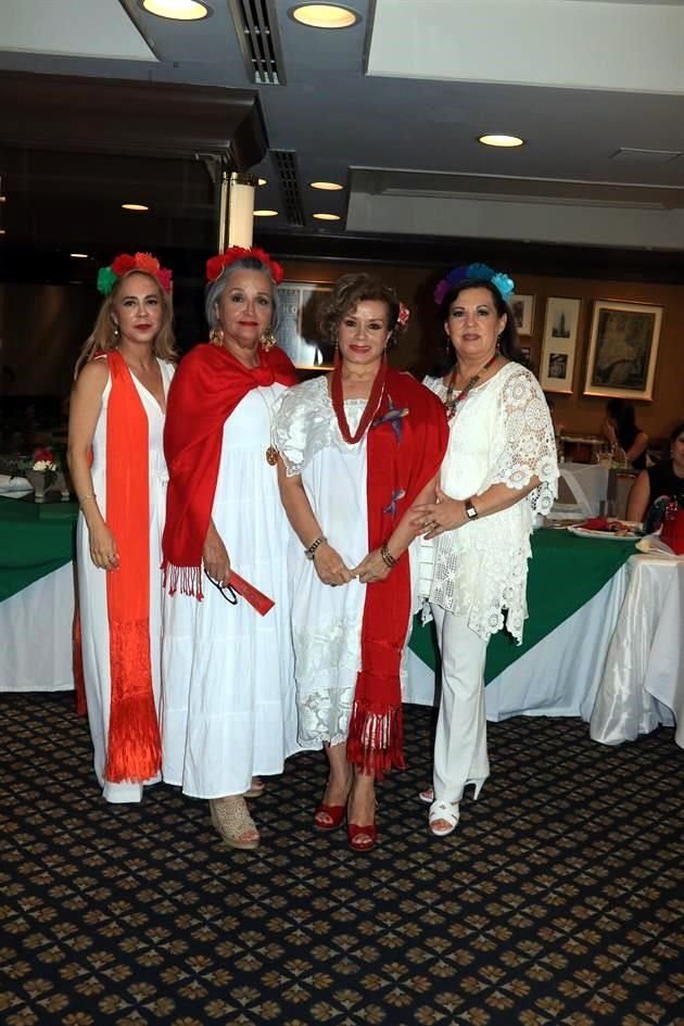 Julieta Santos de Sepúlveda, Isabel  Montalvo, María Luisa López de tome y Sandra Garza de Nevárez, anfitrionas de la junta