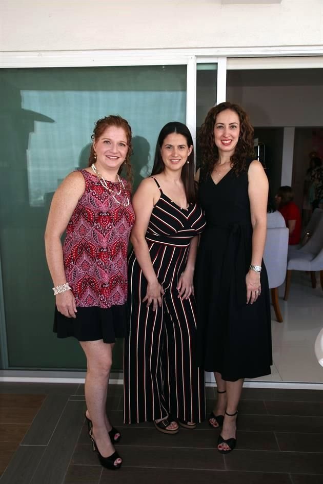 Astrid Wallander, Adriana Peña y Carolina González