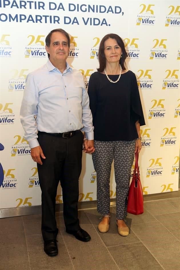 Óscar Valencia y Ana Cotera de Valencia