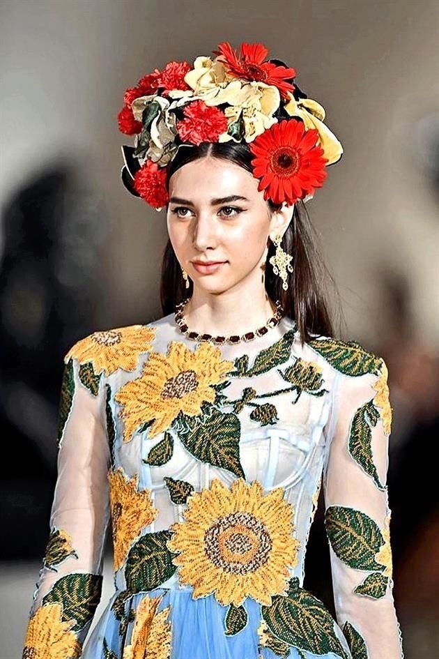 Cristina Torres como modelo para Dolce & Gabbana Alta Moda Collection 2018.
