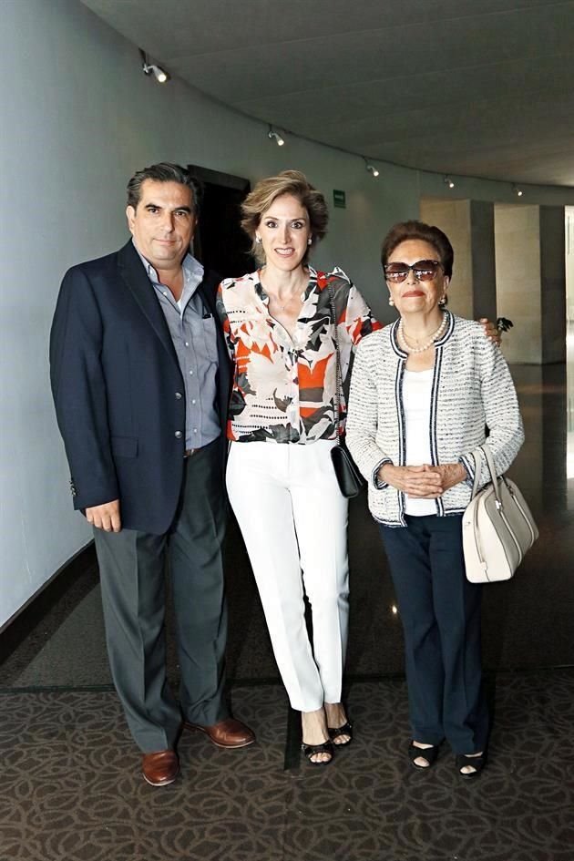 Jorge Lozano, Alejandra Maiz de Lozano y Zulema Gómez de Villaseñor
