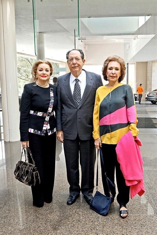 Adriana Garza Morton de Santos, Fernando Santos de Hoyos y Yolanda Santos de Hoyos