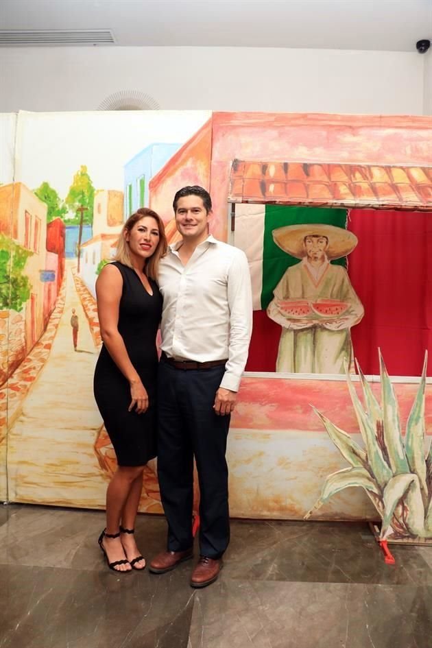 Ricardo Elizondo y Mayela de la Garza