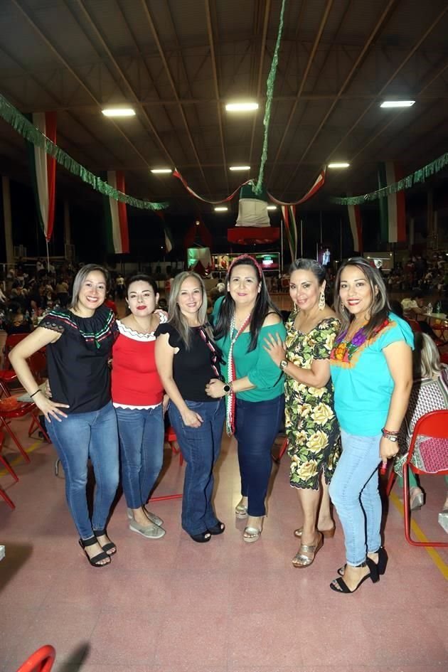 Marcela Trejo, Miriam Ramos, Gabriela López, Rosy González, Letty de León y Cristina Castillo