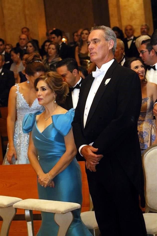 María Teresa Villarreal de Dillon y Roberto Dillon Montaña
