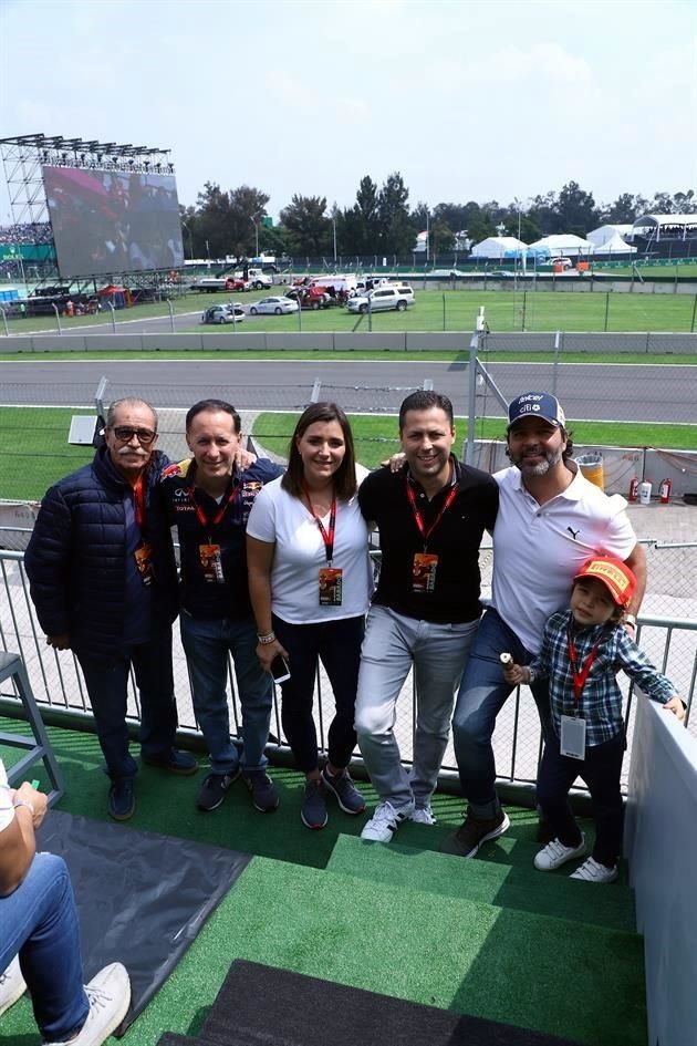 Jorge Rojas, Alejandro Rojas, Daniela Alonso, Víctor Rojas, Carlos Romero y Diego Romero