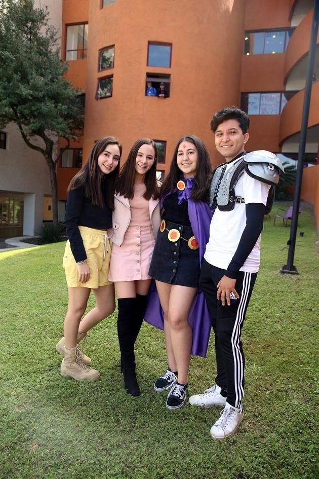 Nora Villarreal, Catalina Maass, Isabel González y Bruno Yáñez