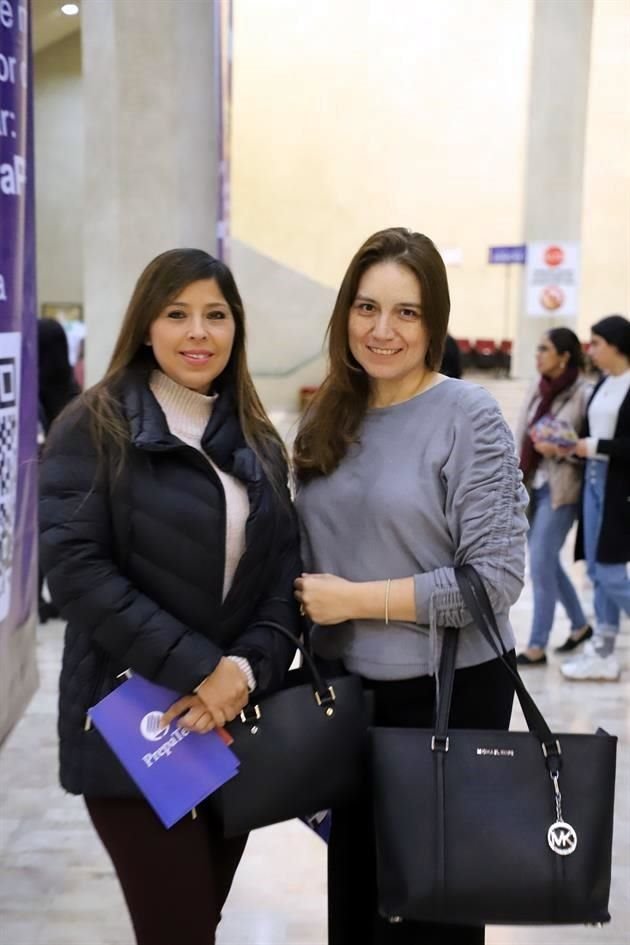 Cristina Ocañas y Mónica de Zarazúa