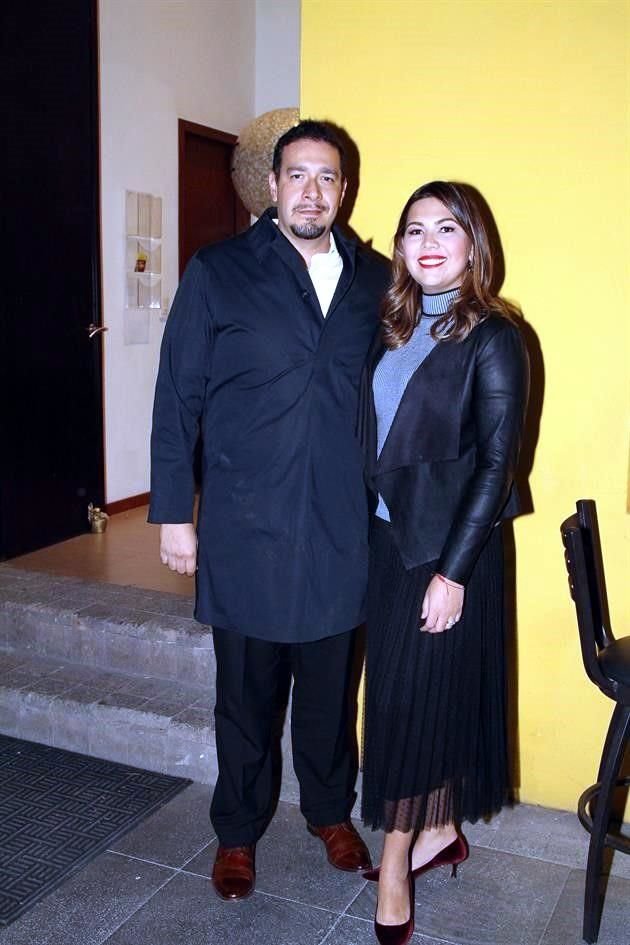 Marcela Valdivia y Daniel Ledesma