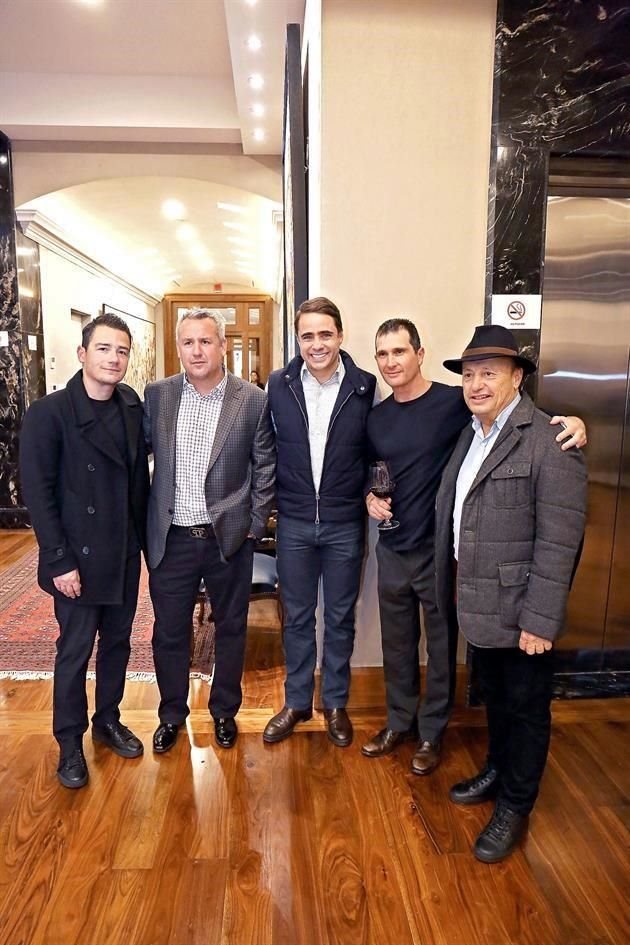Carlos Villaseñor, José Rivero, Luis Ortiz, Francisco Santos y Gonzalo Zambrano