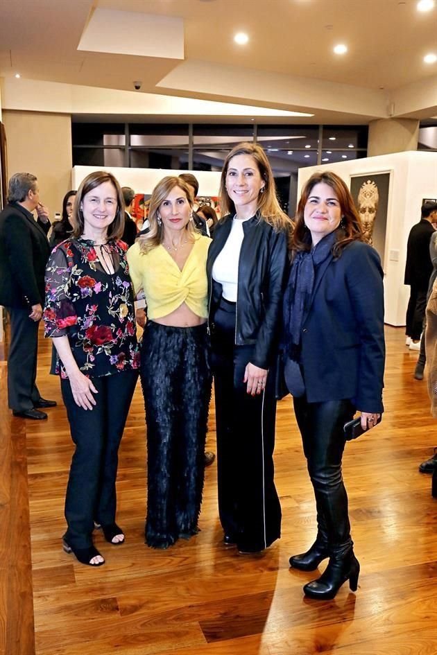 Carmen Jasso de Rodríguez, Claudia Rodríguez de Santos, Betty Jasso de Newell y Claudia Gutiérrez de Madero