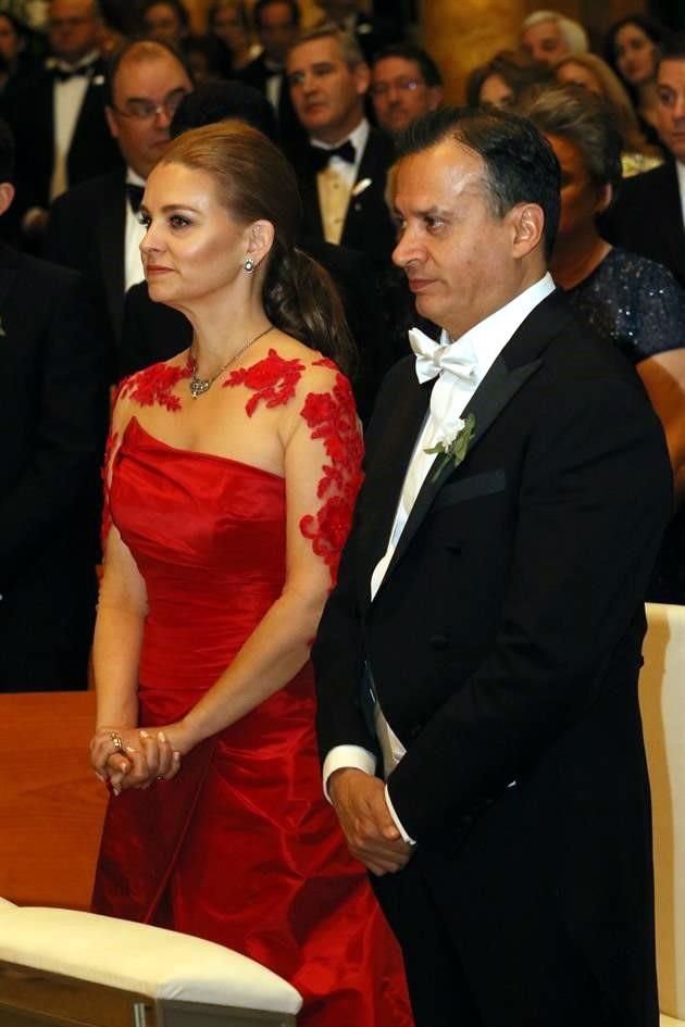 Martha Elva Pérez de Santos y Carlos Santos Cantú