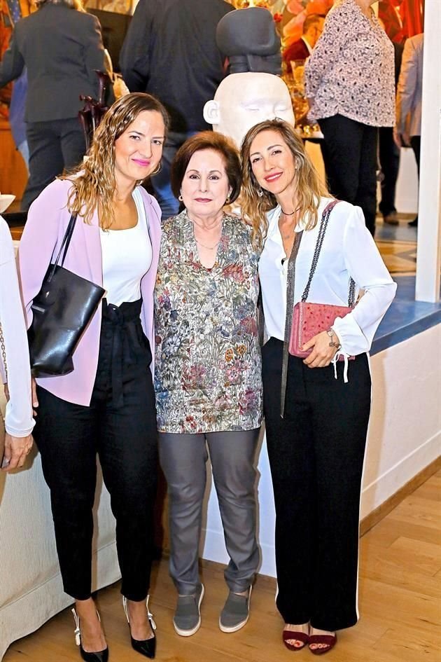 Larissa Medina, Lorena Coindreau y Liliana González