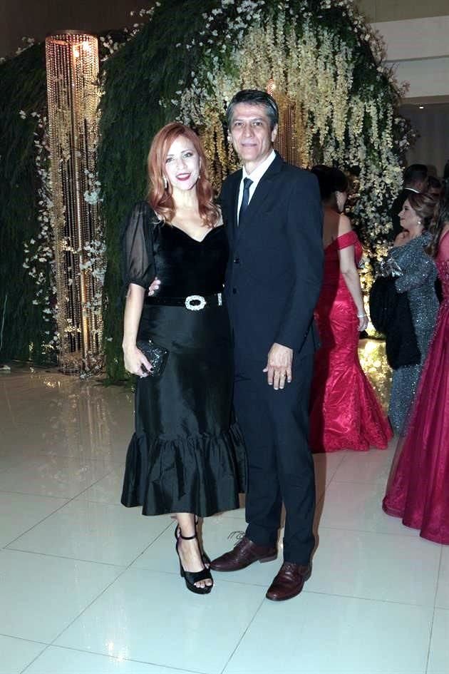 Adriana de Correa y Otoniel Correa