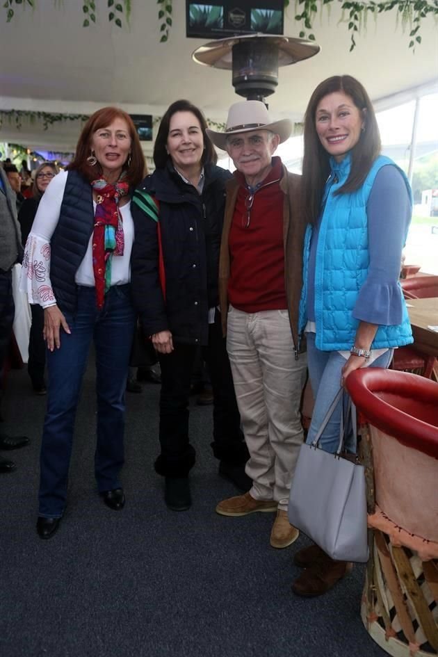Tatiana Clouthier de Martínez, Maca Garza Lagüera de Romo, Alfonso Romo y Rebeca Clouthier de Drexel